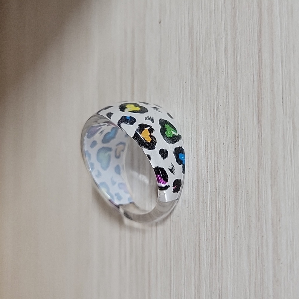 🔥LAST ONE🔥 RAINBOW CHEETAH RING, METAL FREE - Picture 4 of 6